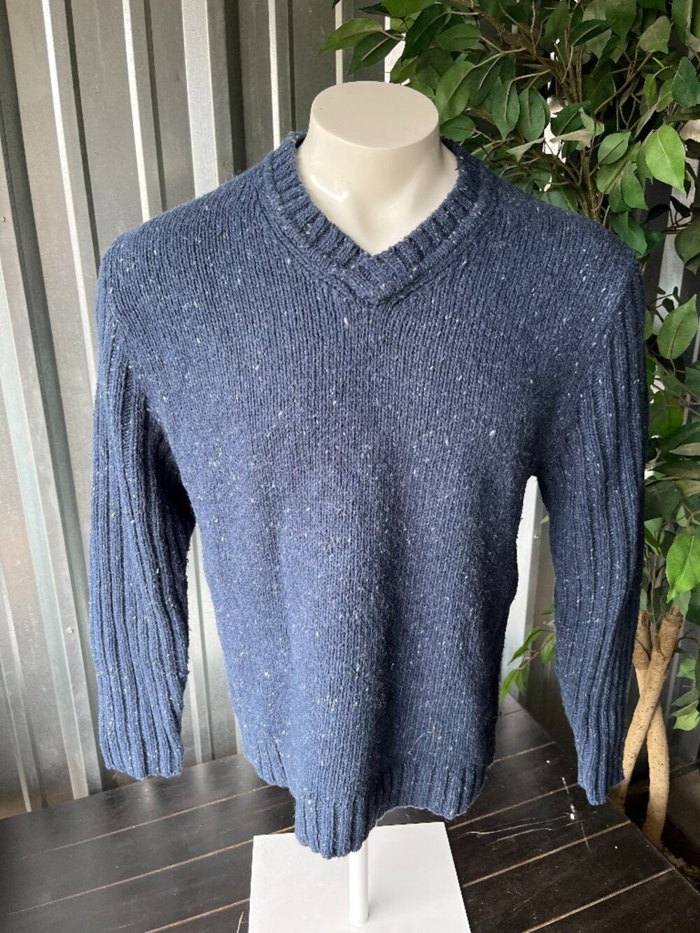 Woolrich V-Neck Sweater - Men's Size Medium - Cotton Blend